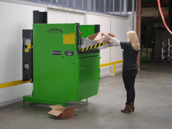Papierpressen mit der Pack-Station PS800-E
