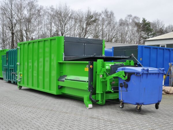 ABP 606 mit Mülltonne in Kippvorrichtung