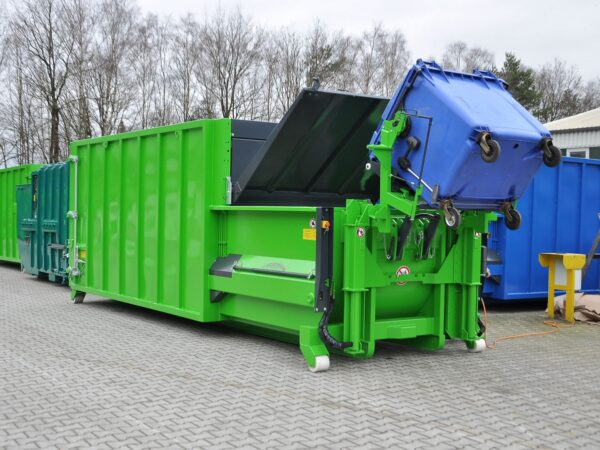 große Tonnen können mühelos in die Container entladen werden