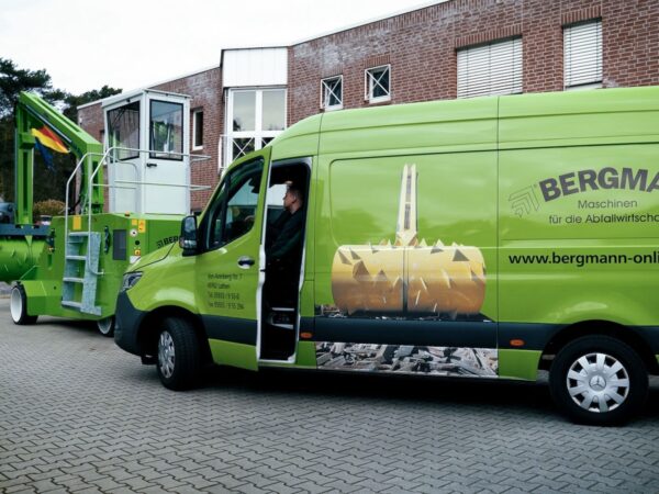 Servicefahrzeug von Bergmann in Lathen