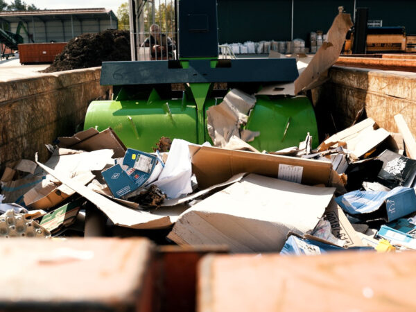 Walzenpresse im Einsatz mit Papier Bergmann