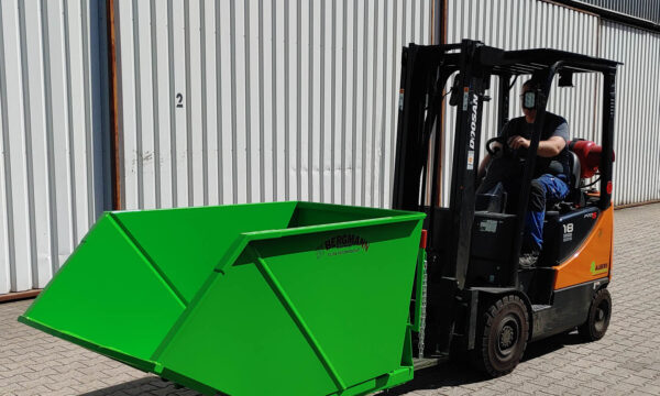 Schuttmulde von Bergmann zum Transport innerhalb des Firmengeländes zu Abfallbehälter