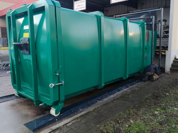 Müllpresscontainer Führungsschienen für feste Stellplätze