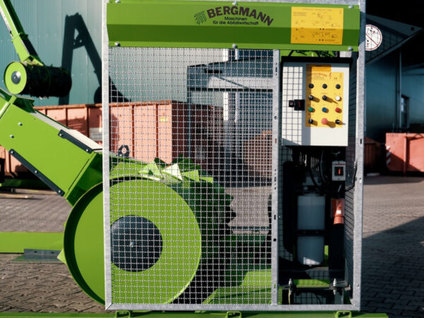 Sicherheitsbedienstand beim Roll-Packer