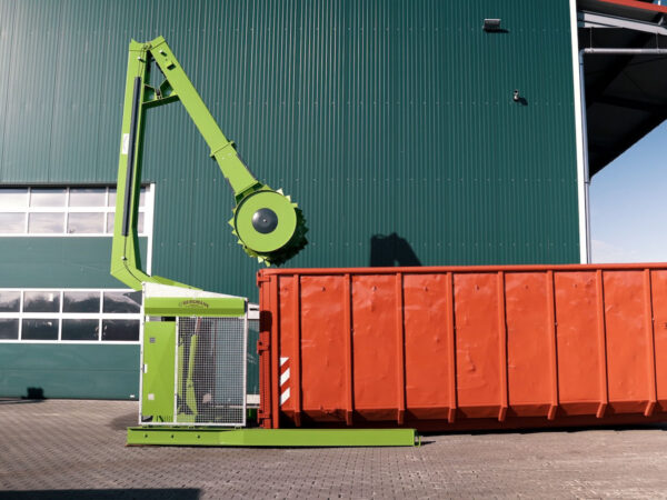 Container wird abgestellt an Roll-Packer