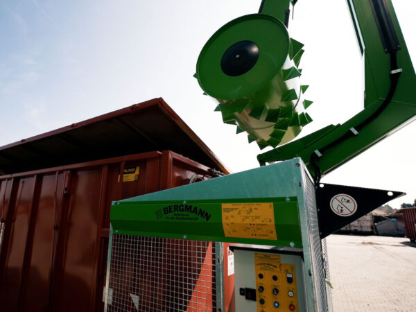 maximaler Winkel um Containerdeckel zu bewegen