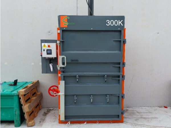 Bergmann Ballenpresse 300k von vorne